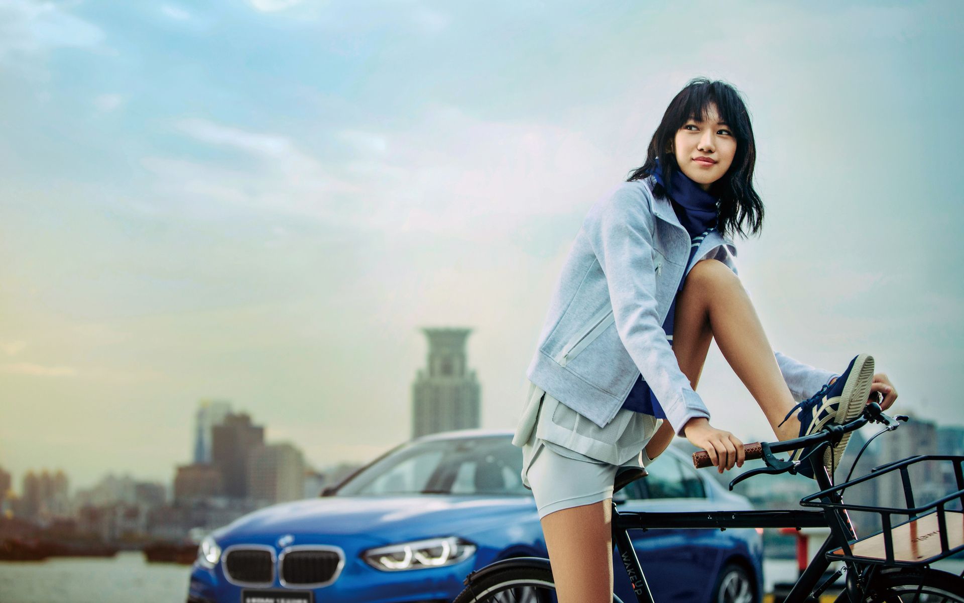 新BMW 1系三厢运动轿车的BMW互联驾驶 图片与视频 新BMW 1系三厢运动轿车的BMW互联驾驶 图片与视频