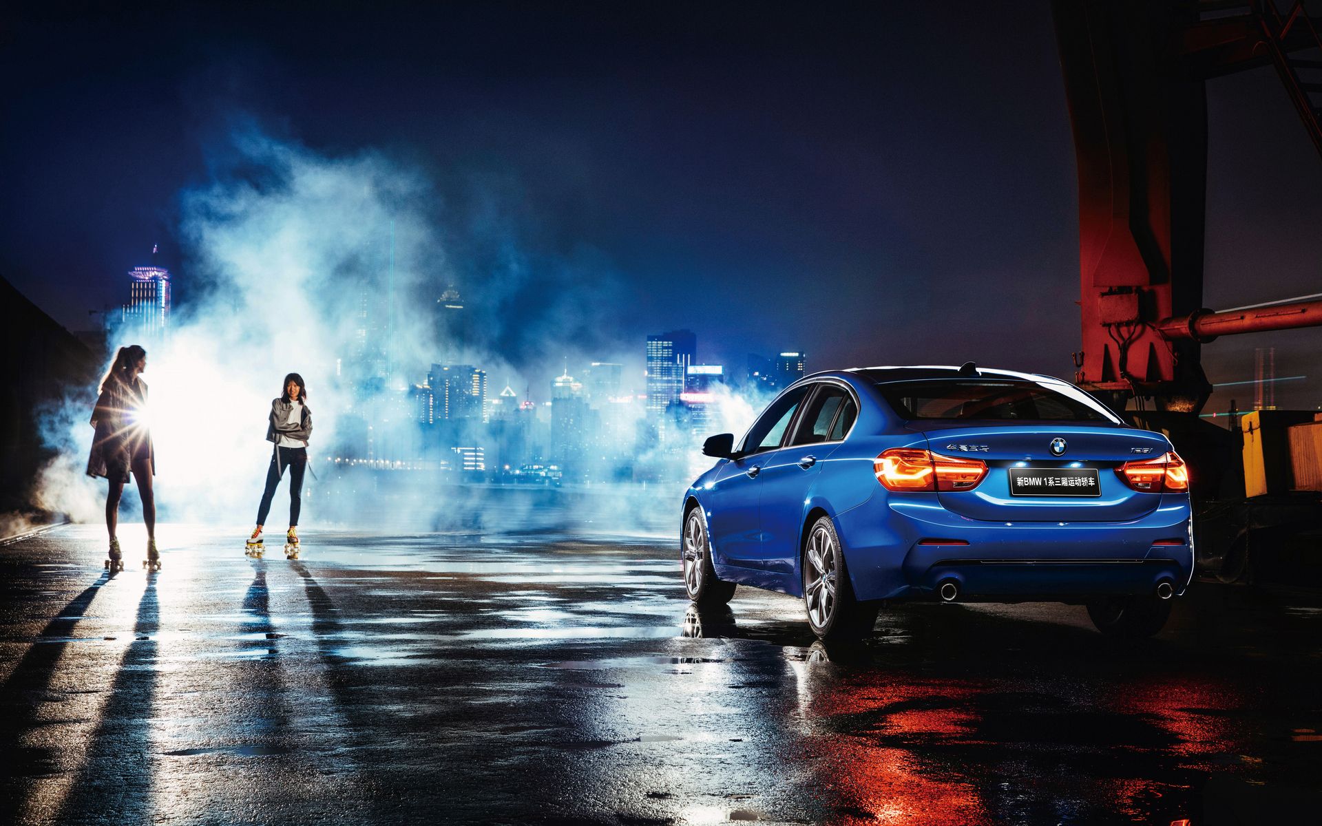 新BMW 1系三厢运动轿车的BMW互联驾驶 图片与视频 新BMW 1系三厢运动轿车的BMW互联驾驶 图片与视频