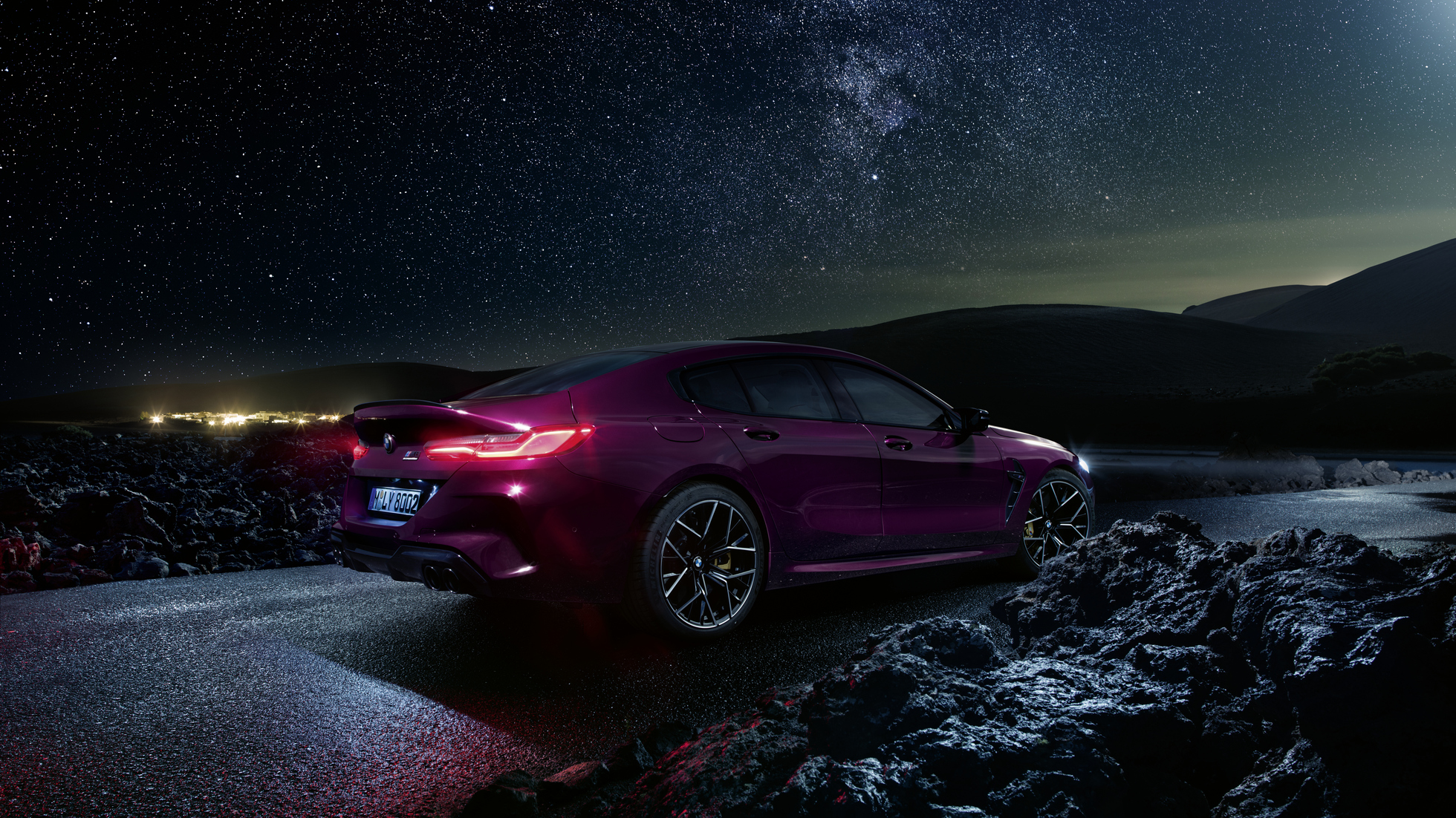 全新bmw m8四门轿跑车雷霆版