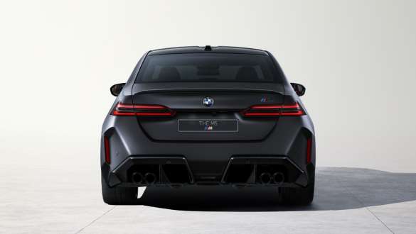 BMW M5 黑色高光M后扰流板