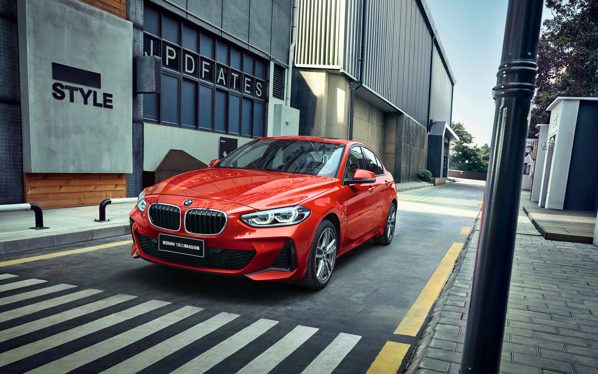 新BMW 1系三厢运动轿车的BMW互联驾驶 图片与视频 BMW 1系三厢运动轿车的BMW互联驾驶 图片与视频