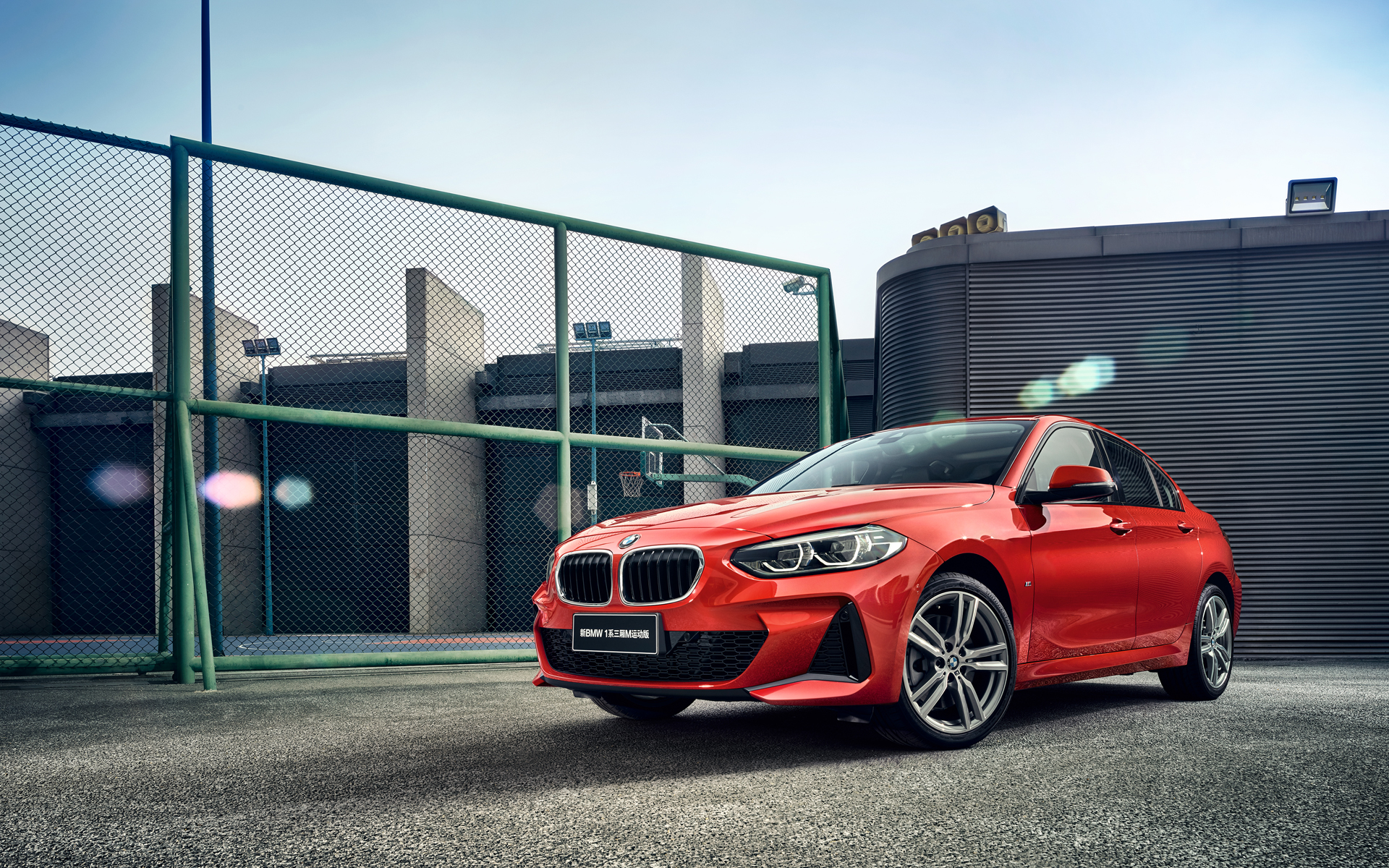 新BMW 1系三厢运动轿车的BMW互联驾驶 图片与视频 BMW 1系三厢运动轿车的BMW互联驾驶 图片与视频