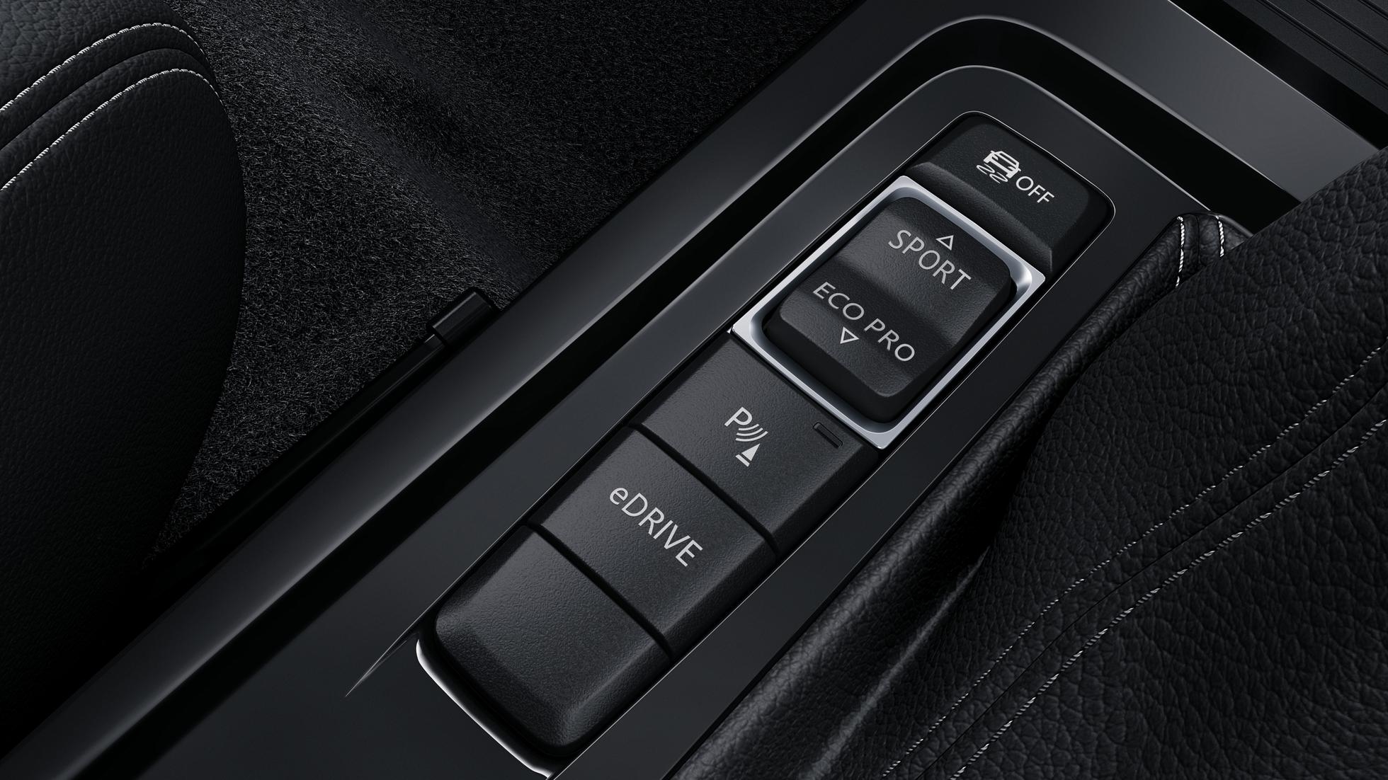 新BMW X1插电式混合动力提供了多种驾驶模式,纯电动续航里程增加至110公里。 新BMW X1插电式混合动力提供了多种驾驶模式,纯电动续航里程增加至110公里。