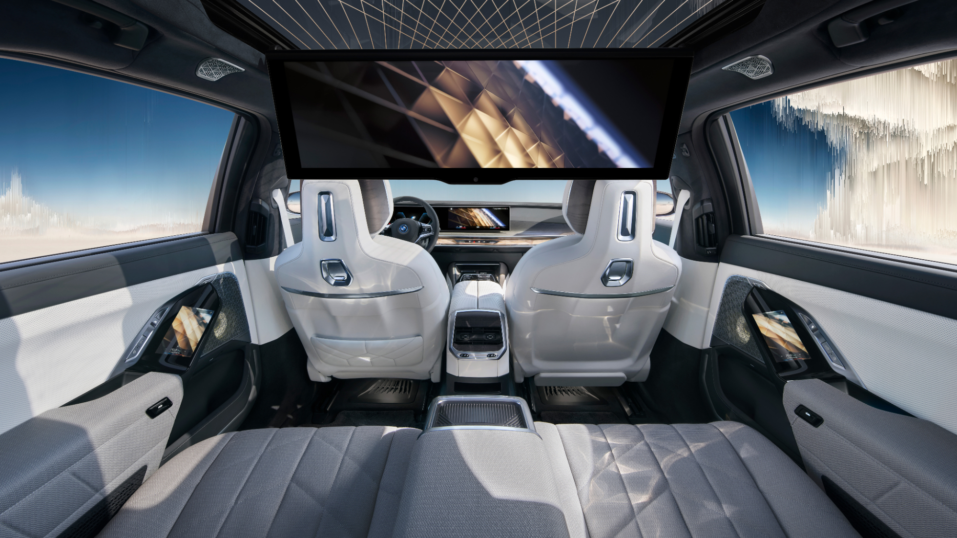 宝马X1宽适内饰空间