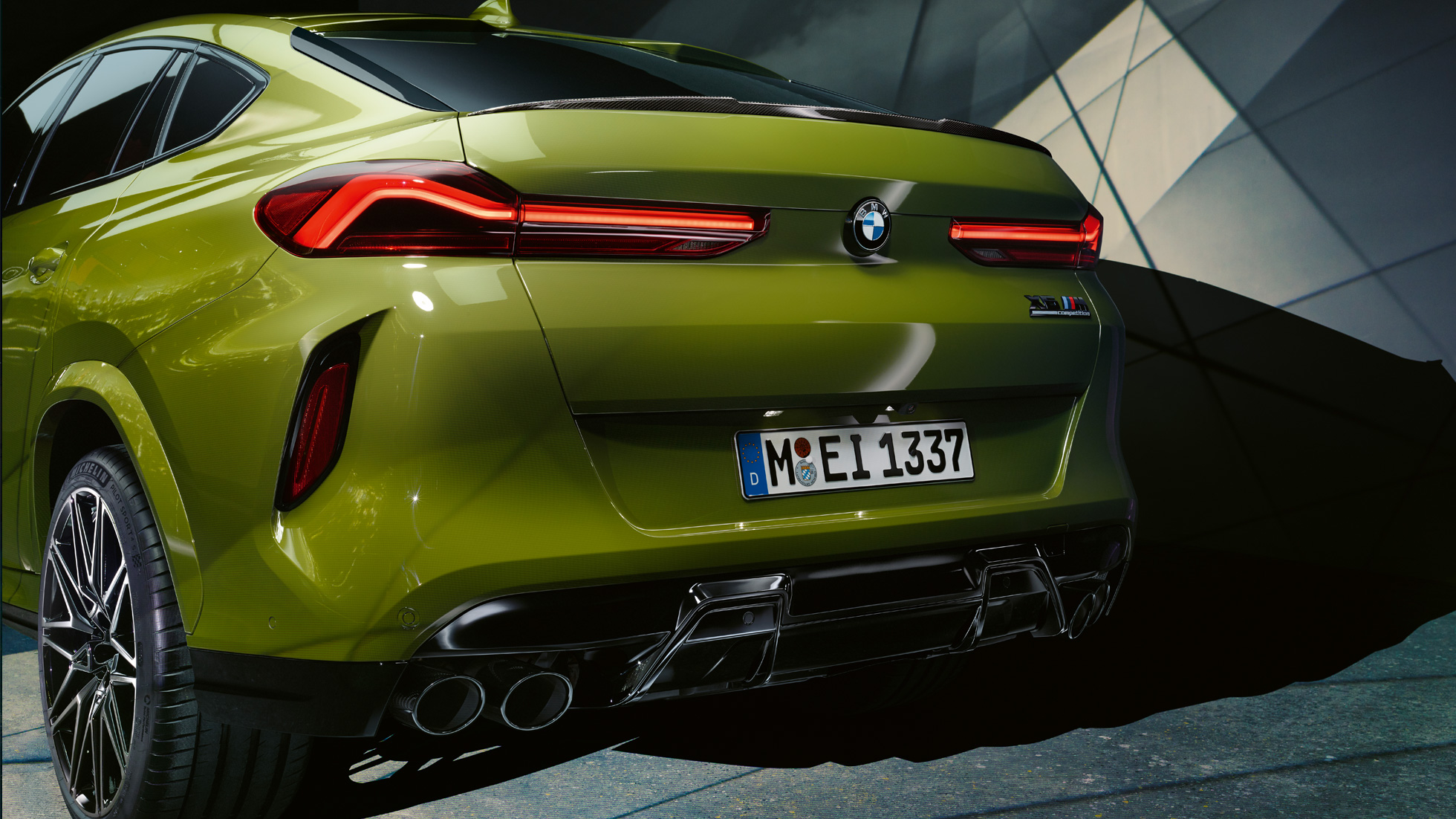 搭载M运动型排气系统的全新BMW X6 M 搭载M运动型排气系统的全新BMW X6 M