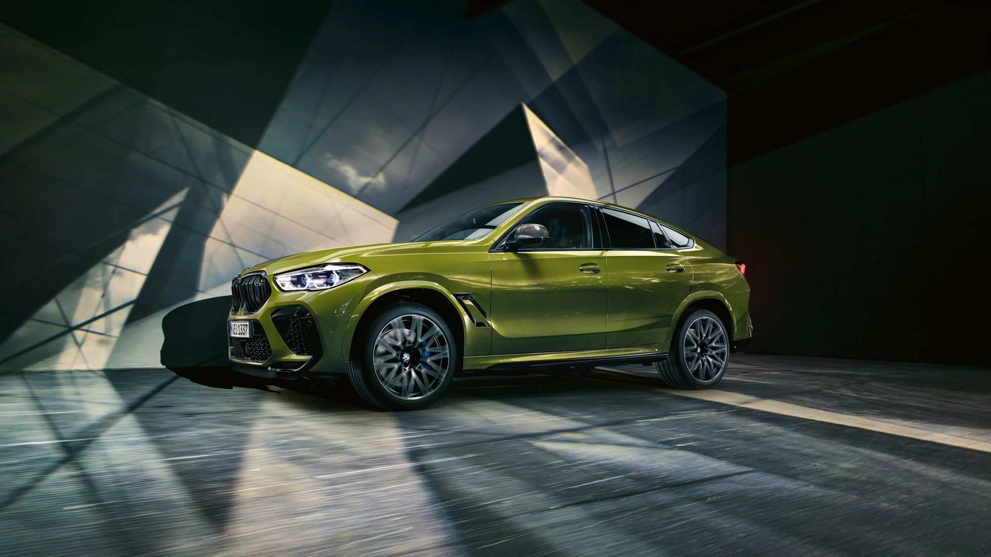 全新BMW X6 M 的侧身设计 全新BMW X6 M 的侧身设计