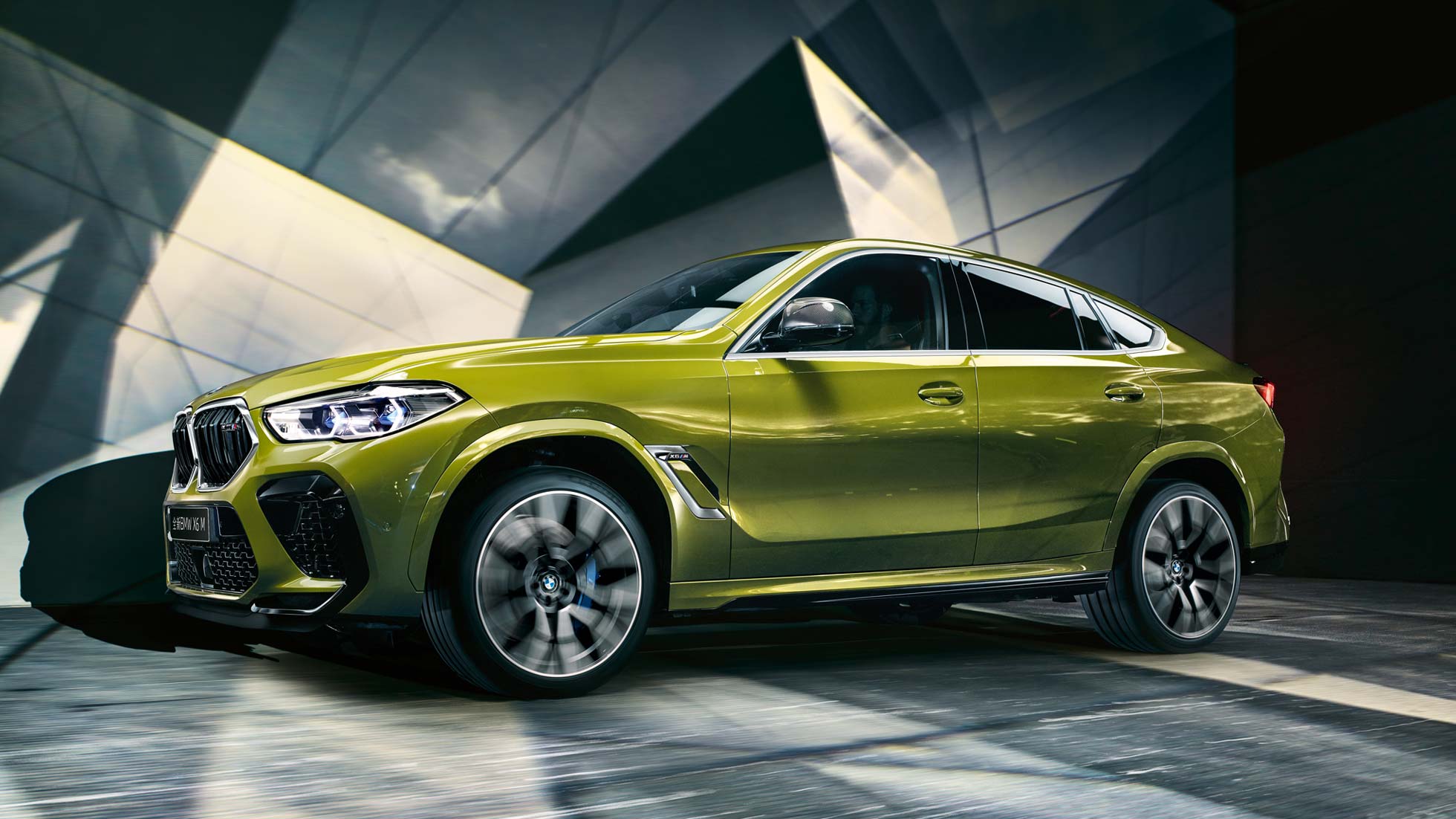 全新BMW X6 M 的侧身设计 全新BMW X6 M 的侧身设计