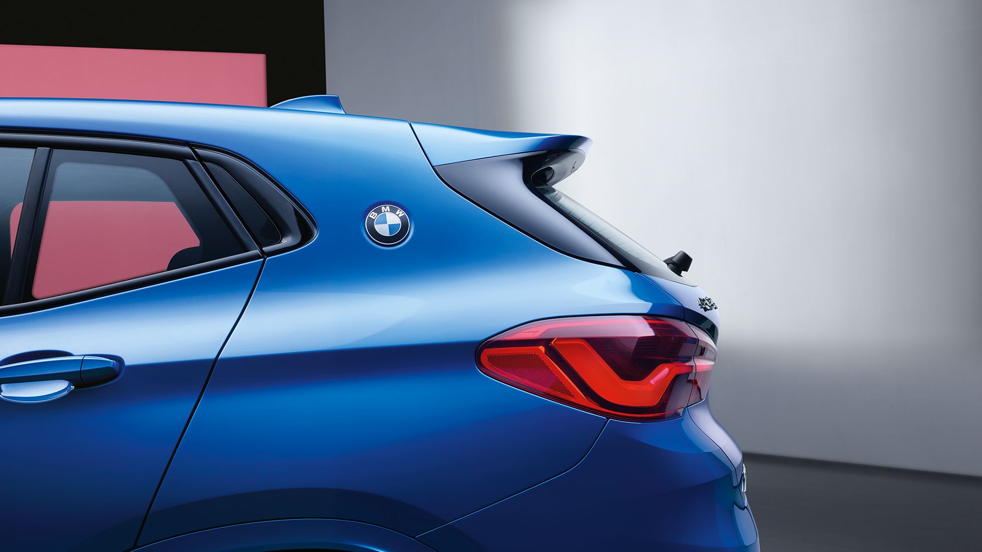 C柱BMW品牌标志 C柱BMW品牌标志